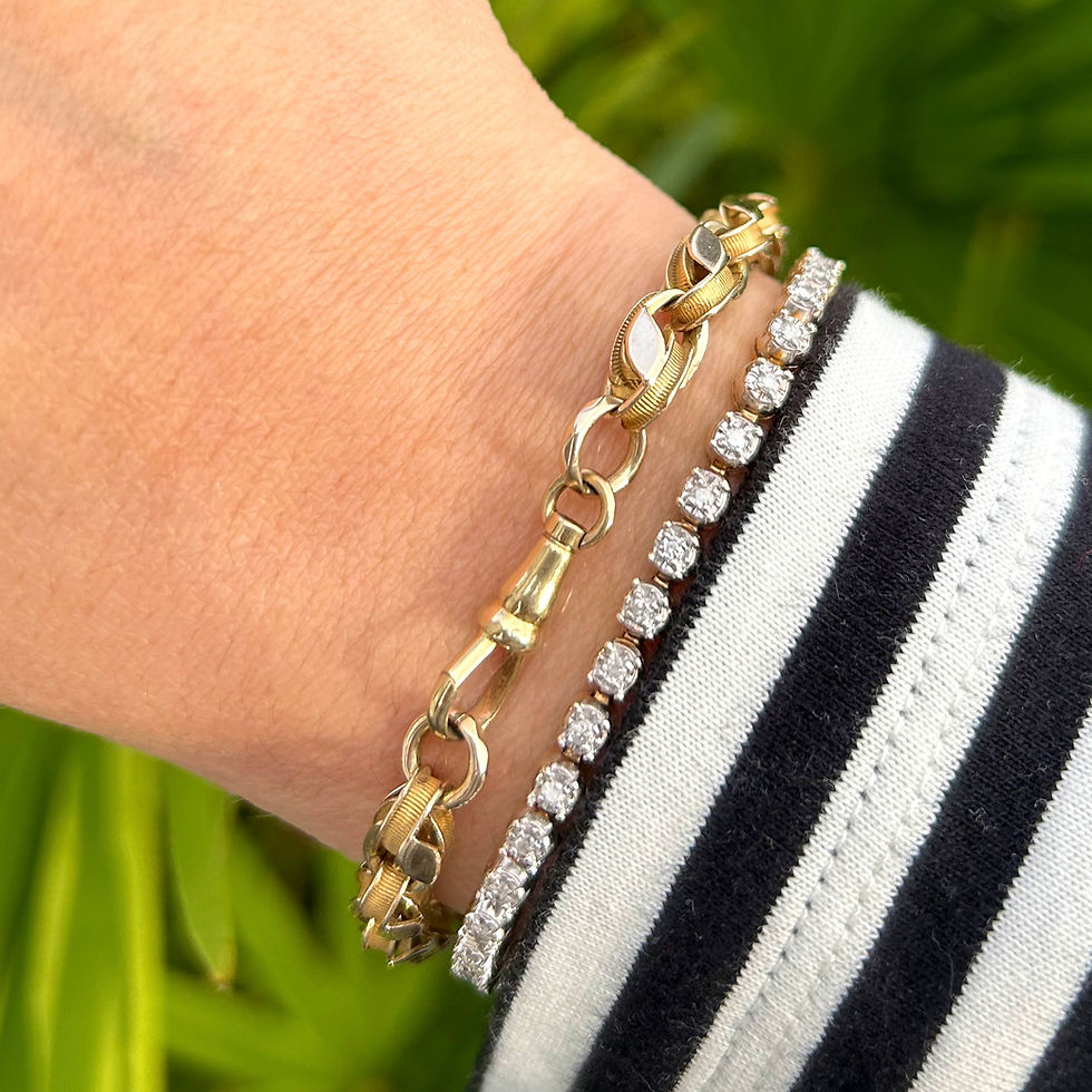 Thumbnail: Stunning chunky tulip bracelet with dog clip and tbar