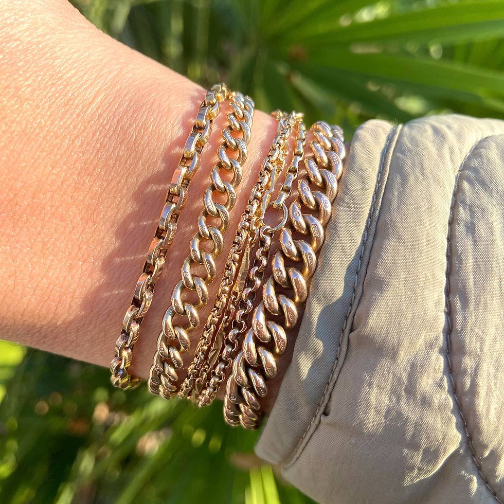 Thumbnail: Antique belcher bracelet with dog clip