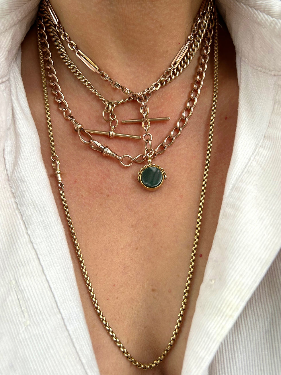 Thumbnail: Victorian guard chain with dog clip