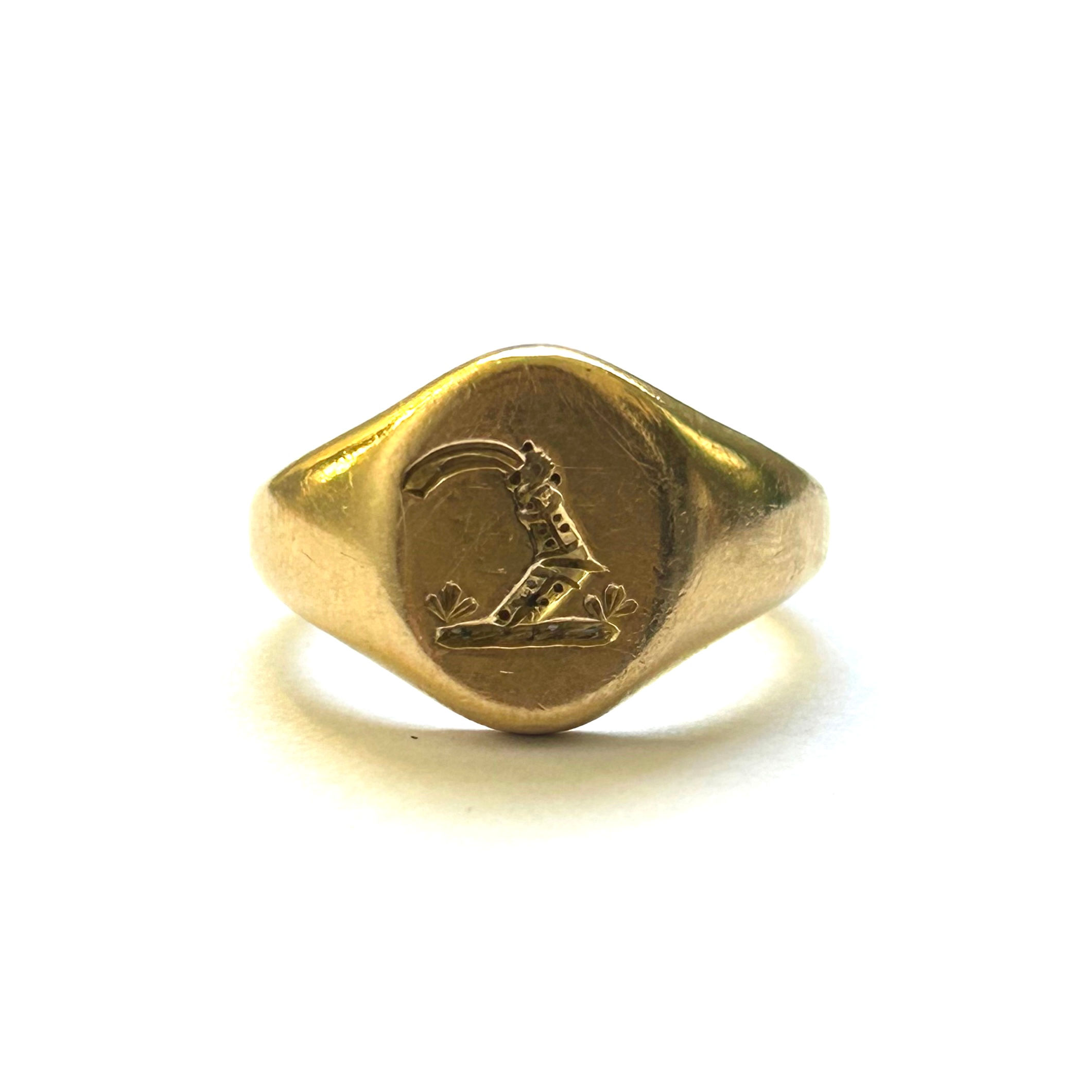 Heavy 18ct seal signet ring - 10.8g