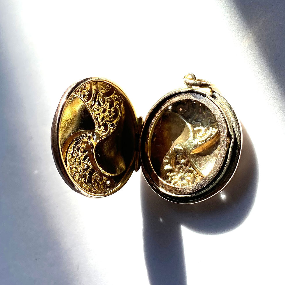 Thumbnail: Victorian diamond and garnet locket 