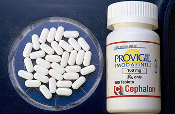 Køb Modafinil 200mg i Danmark uden recept hos Pluggen Apotek. Få viden om hvad Modafinil er, hvordan det virker, dosering, fordele og bivirkninger.