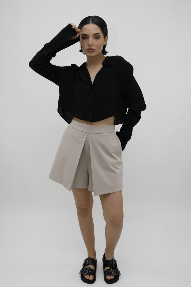 Önden Pilikaşeli Yandan Fermuarlı A Kesim Krem Mini Şort