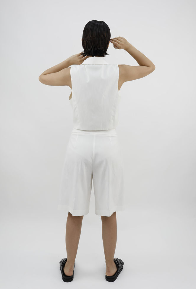 Yandan Tokalı Erkek Yaka Kurvaze Ekru Beyaz Mini Yelek