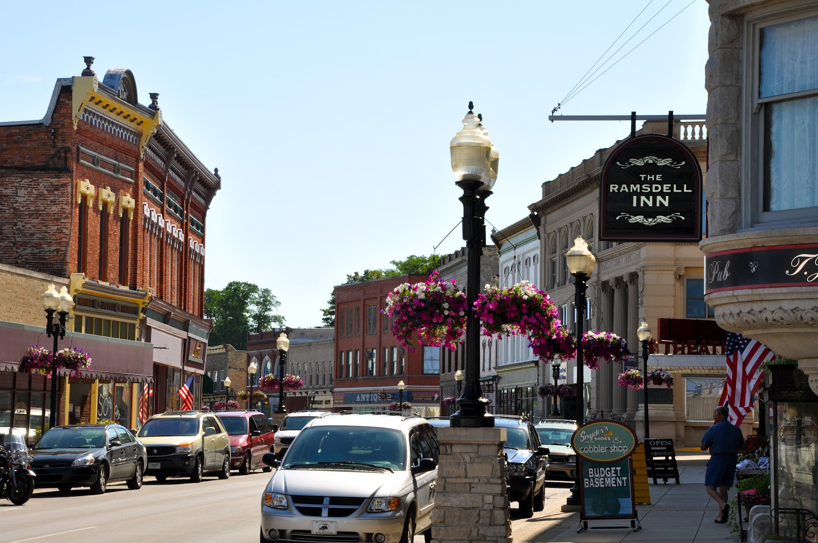 Explore the area innfuncruises