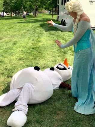 Description: "Olaf, the lovable snowman from Frozen, is a friend to Anna and Elsa. Join him in his wacky adventures as he dreams of experiencing summer. #Olaf #Frozen #Snowman #Comedy"

Hashtags:
#OlafTheSnowman #FrozenAdventure #DisneyAnimation #SummerDreamer #AnnaElsaFriend #FunnySnowman #animatedfilm #familyfun

Description: "Meet Olaf, the adorable and comical snowman from Disney's Frozen. Follow his journey as he helps Anna and Elsa and dreams of experiencing summer. #Olaf #Frozen #Snowman #Disney"

Hashtags:
#OlafFrozen #DisneyMagic #SnowmanAdventure #AnnaElsaCompanion #ComicalCharacter #FunnyMoments #animatedfilm #DisneyPrincess