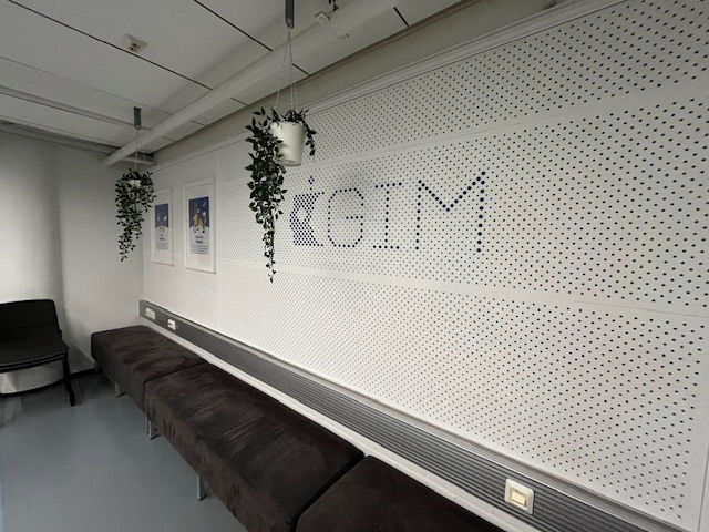 Showcasing Company Image in the Meeting Room