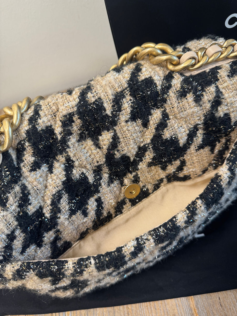 Thumbnail: Chanel 19 Tweed Maxi Flap Black/Beige