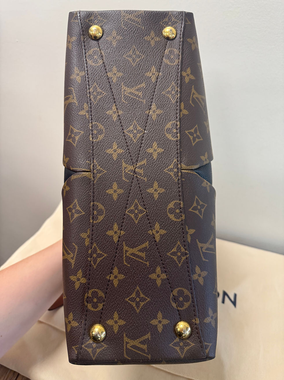 Thumbnail: LV VTote MM Noir