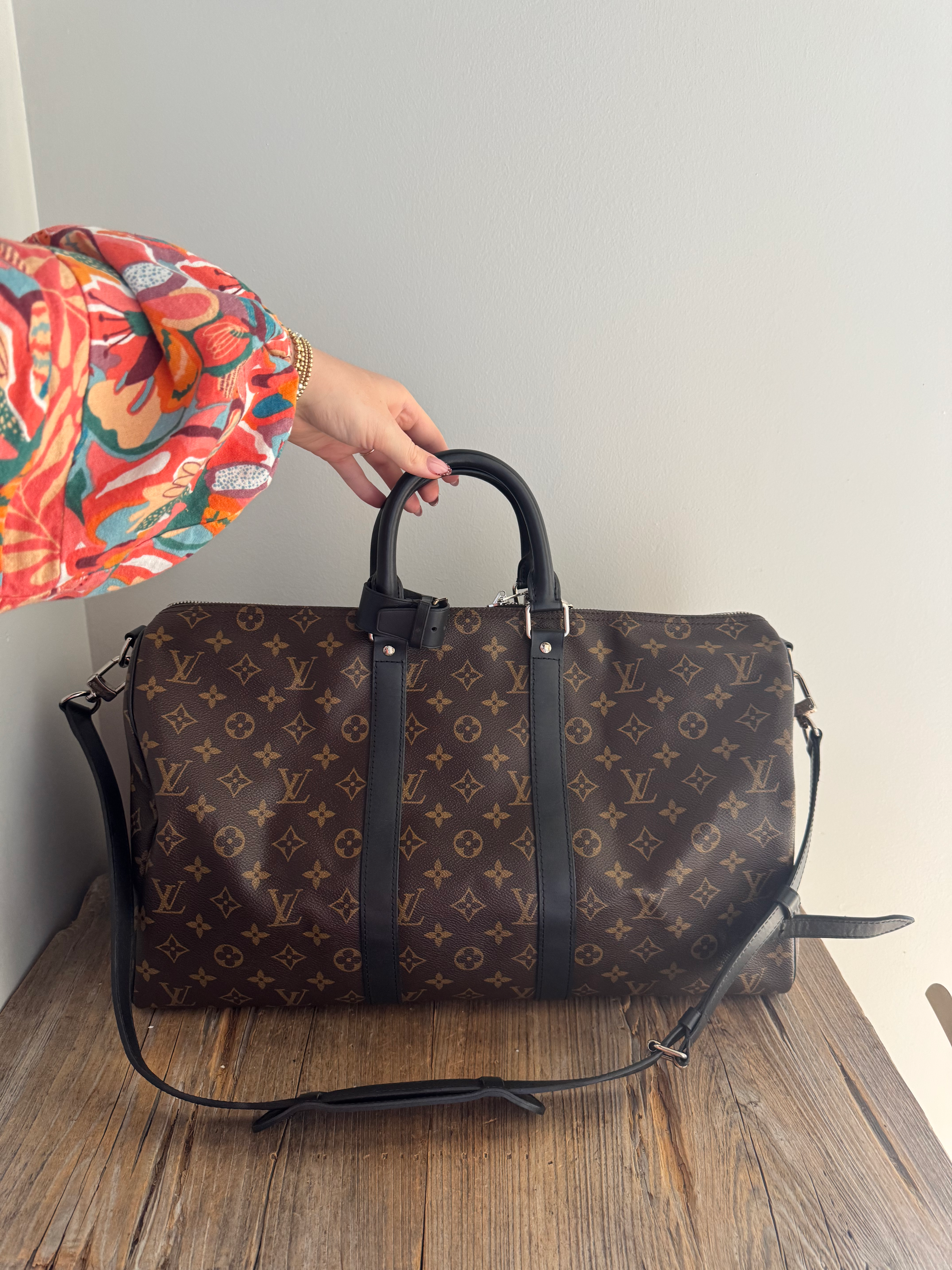 LV Keepall 45 Bandoliere Macassar