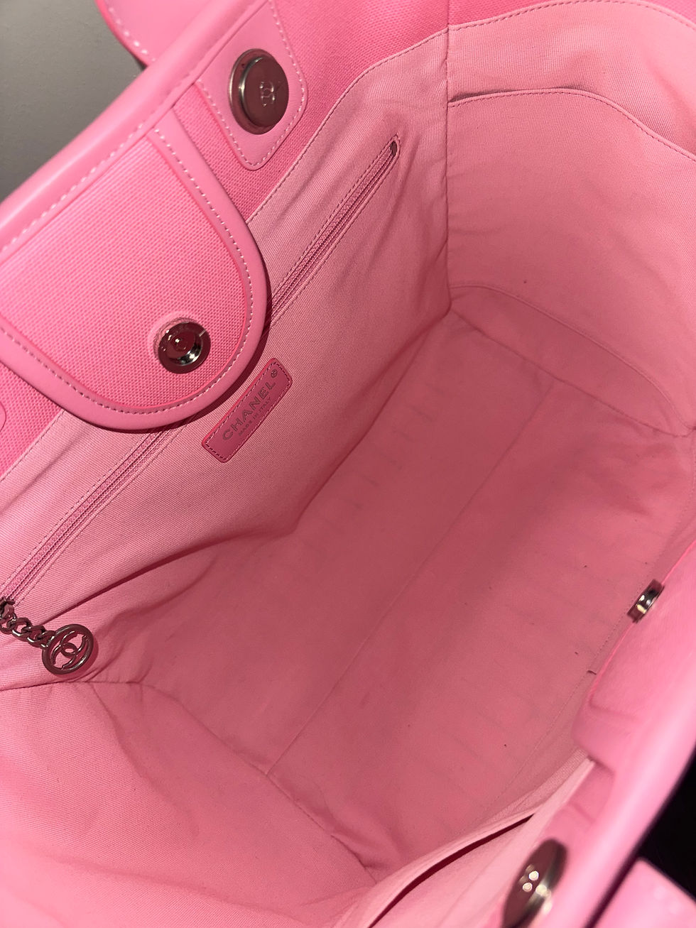 Thumbnail: Chanel Large Deauville Tote
