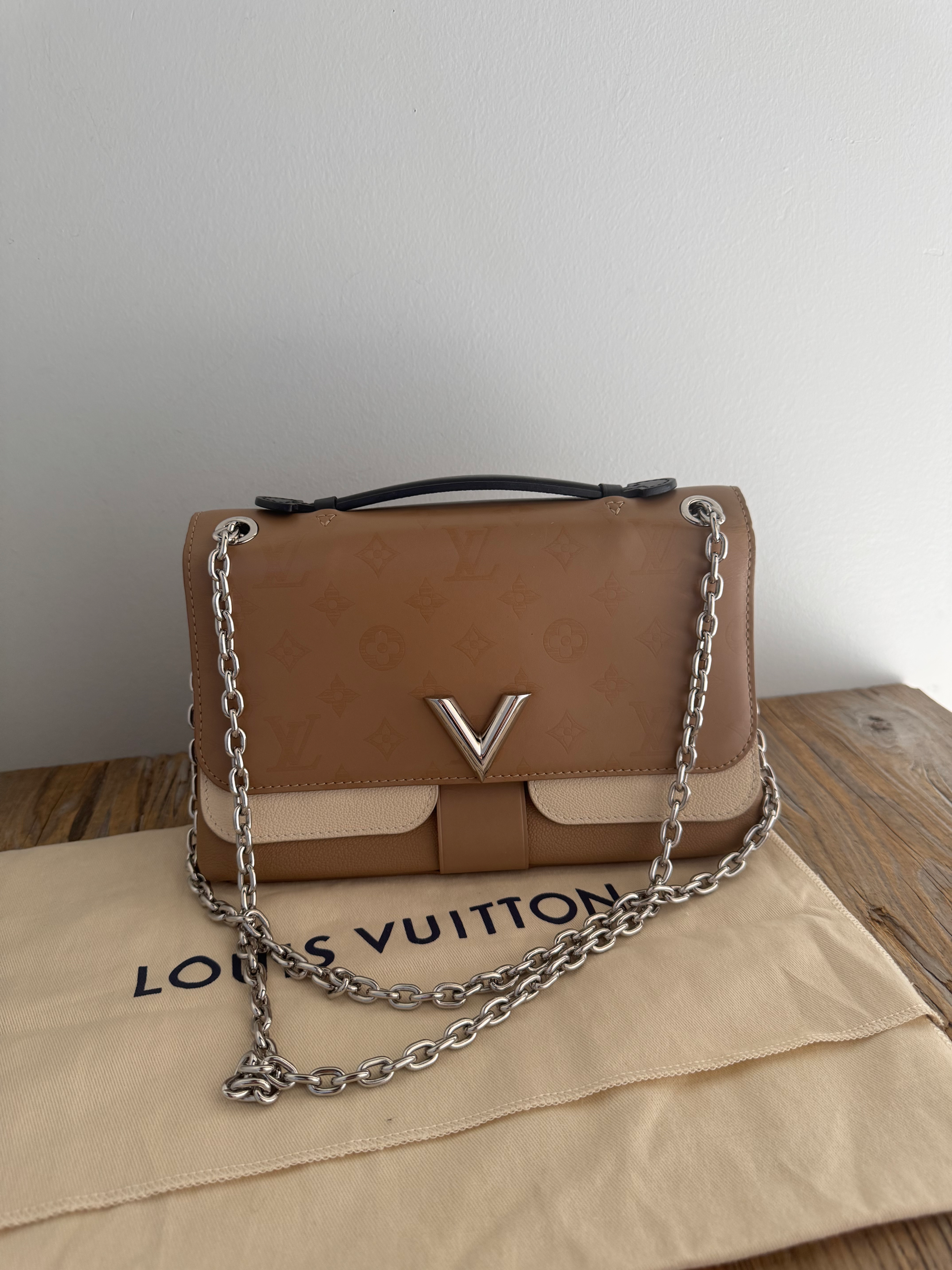 LV Cuir Plume Ecume Very