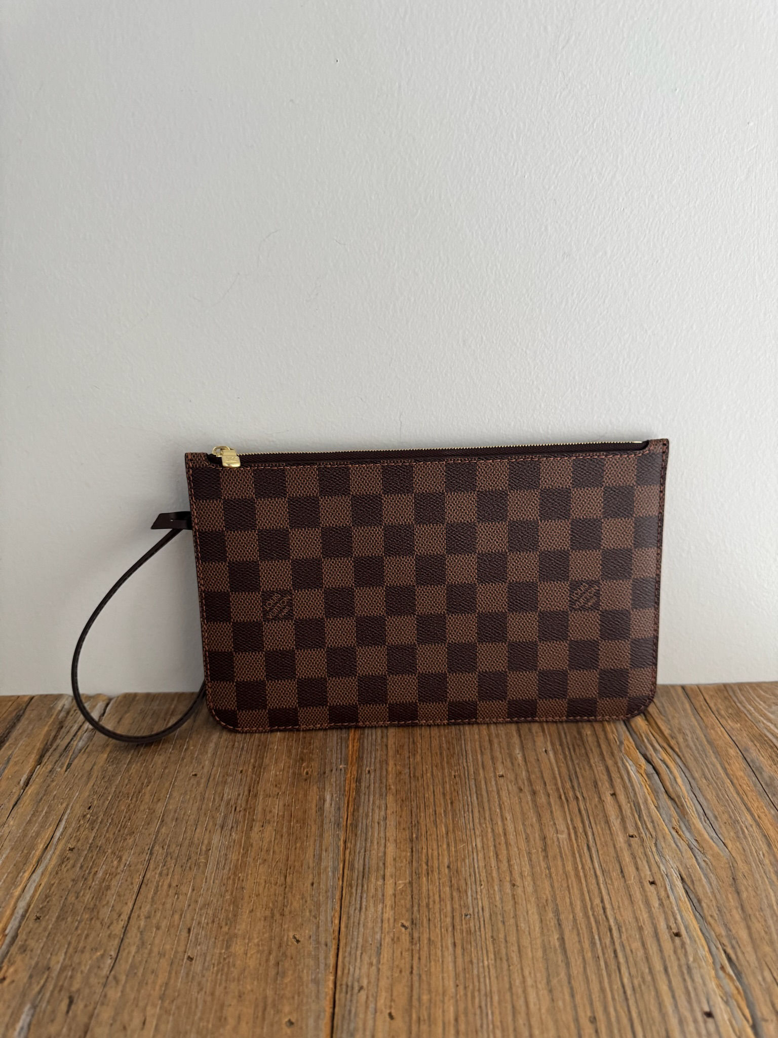 LV Damier Ebene/Red Pochette