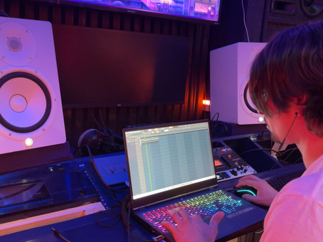 PRODUCER WAVES SPEAKS ON PRODUCING MUSIC, EARLY SOUNDS, SUCCESS + MORE