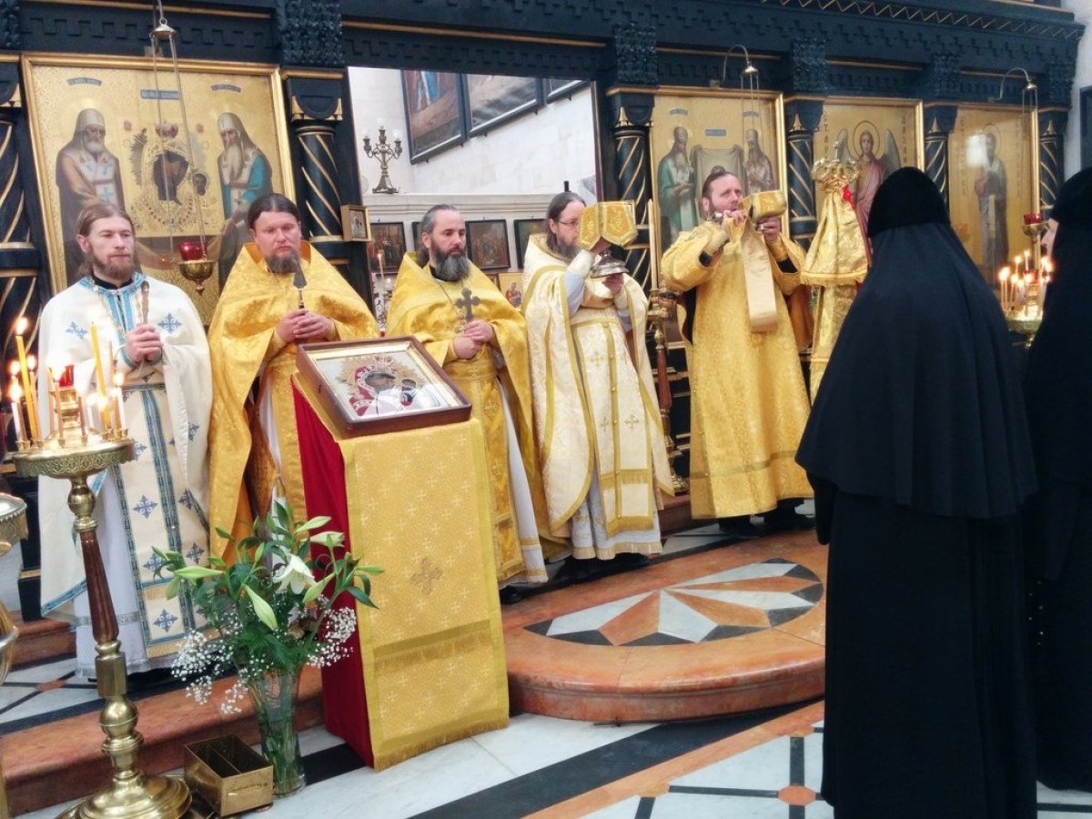 Храмовой праздник на Александровском подворье
