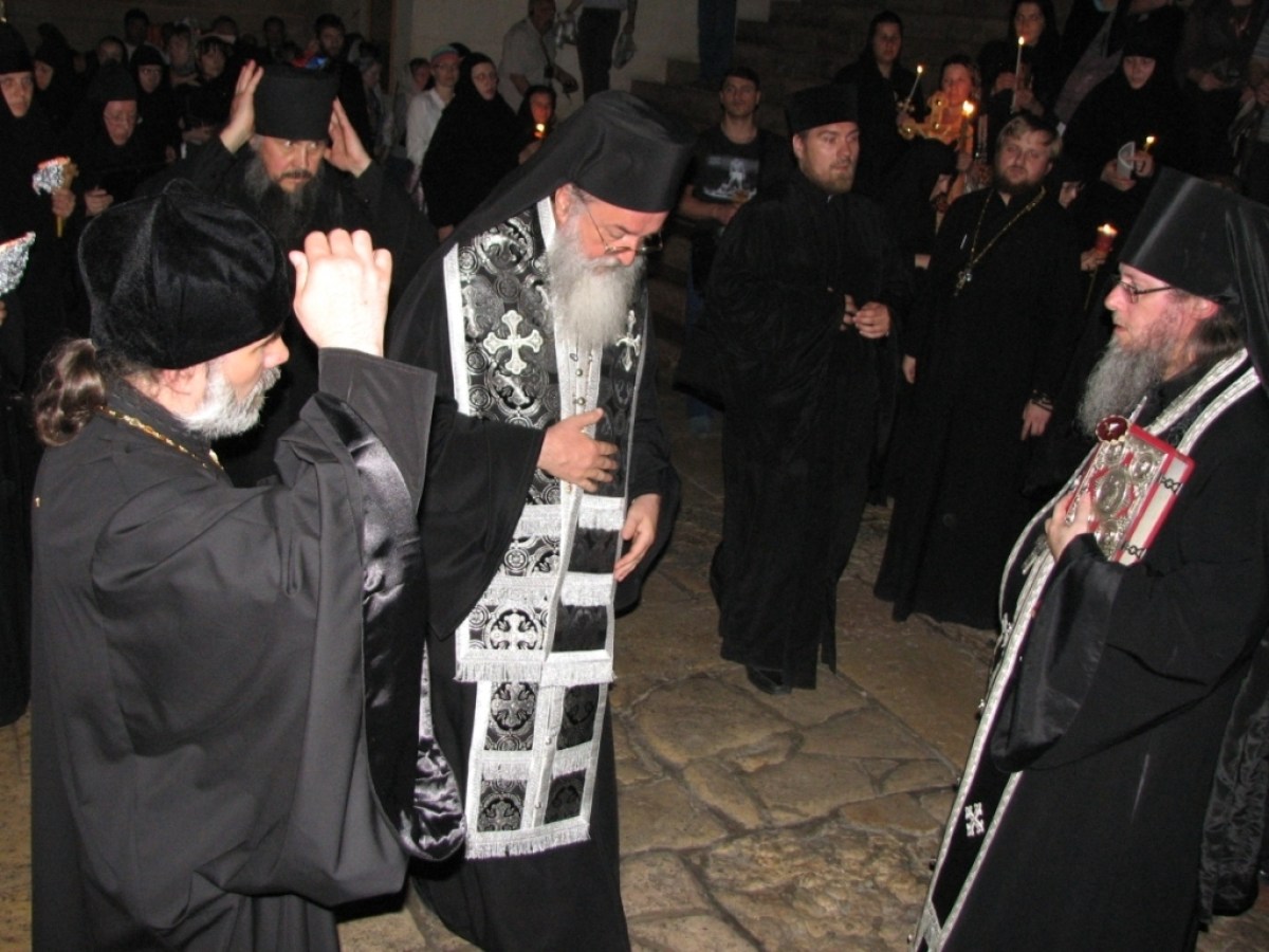Страстная Седмица и Пасха Христова на Александровском подворье
