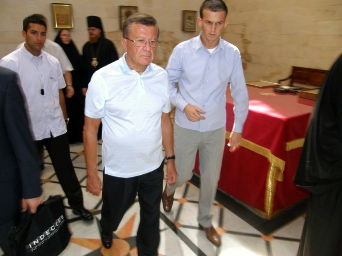 Посещение александровского подворья заместителем председателя правительства РФ В. А. Зубковым