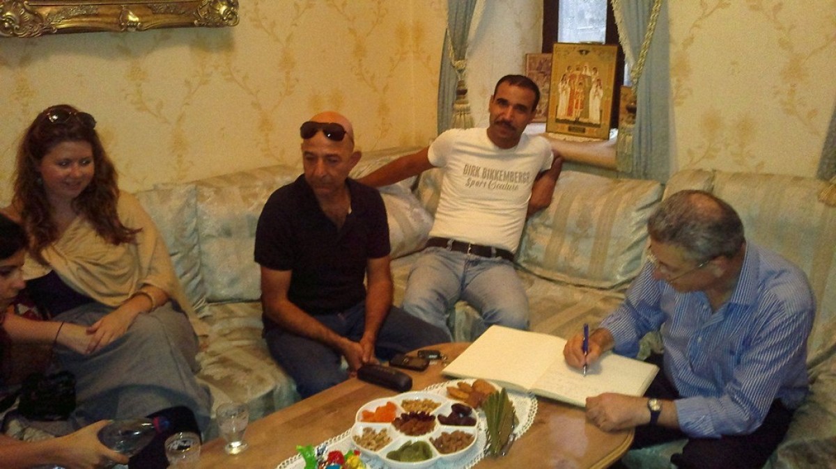 Мустафа Баргути на Александровском подворье
