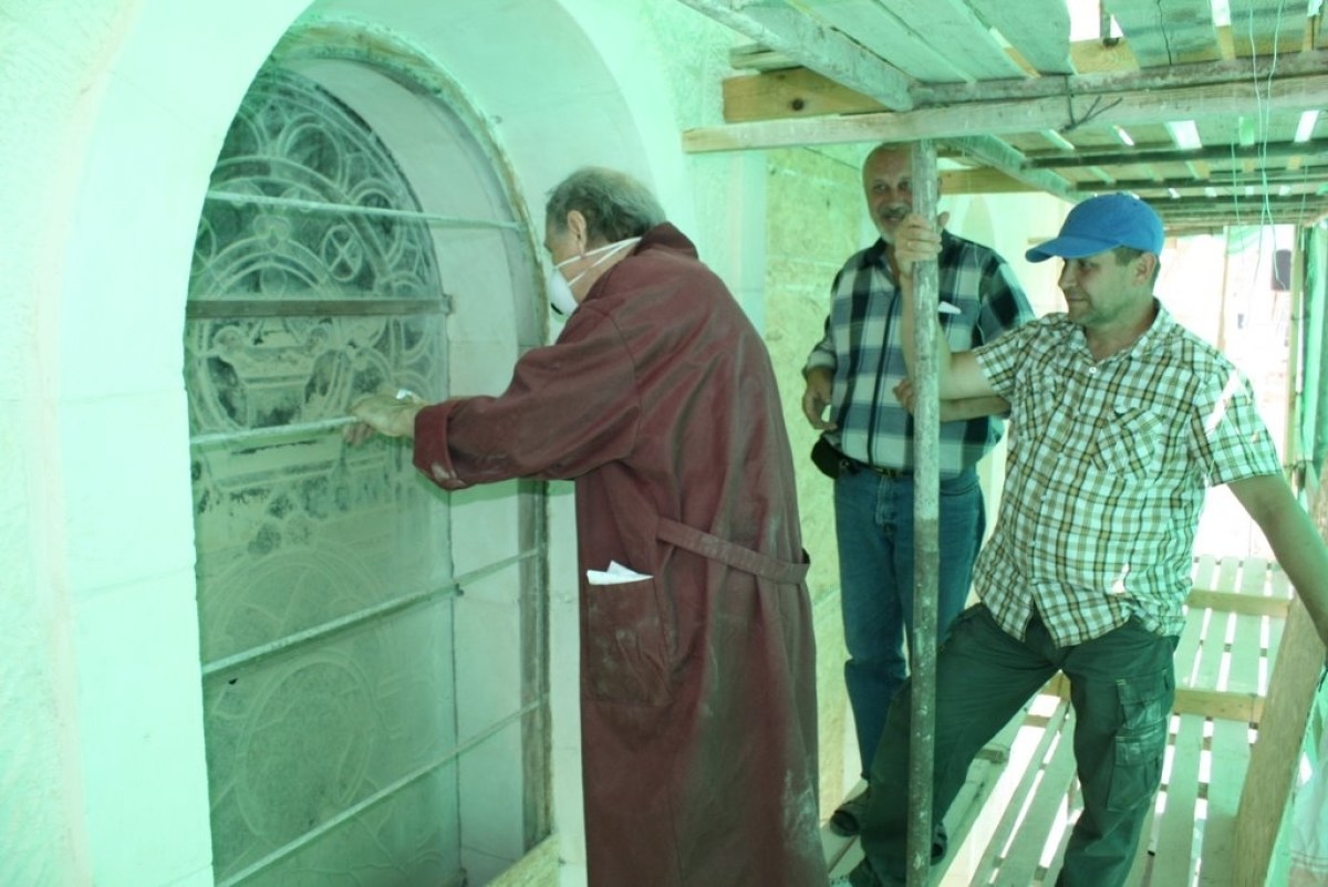 Очистка и консервация витражей Александровского подворья