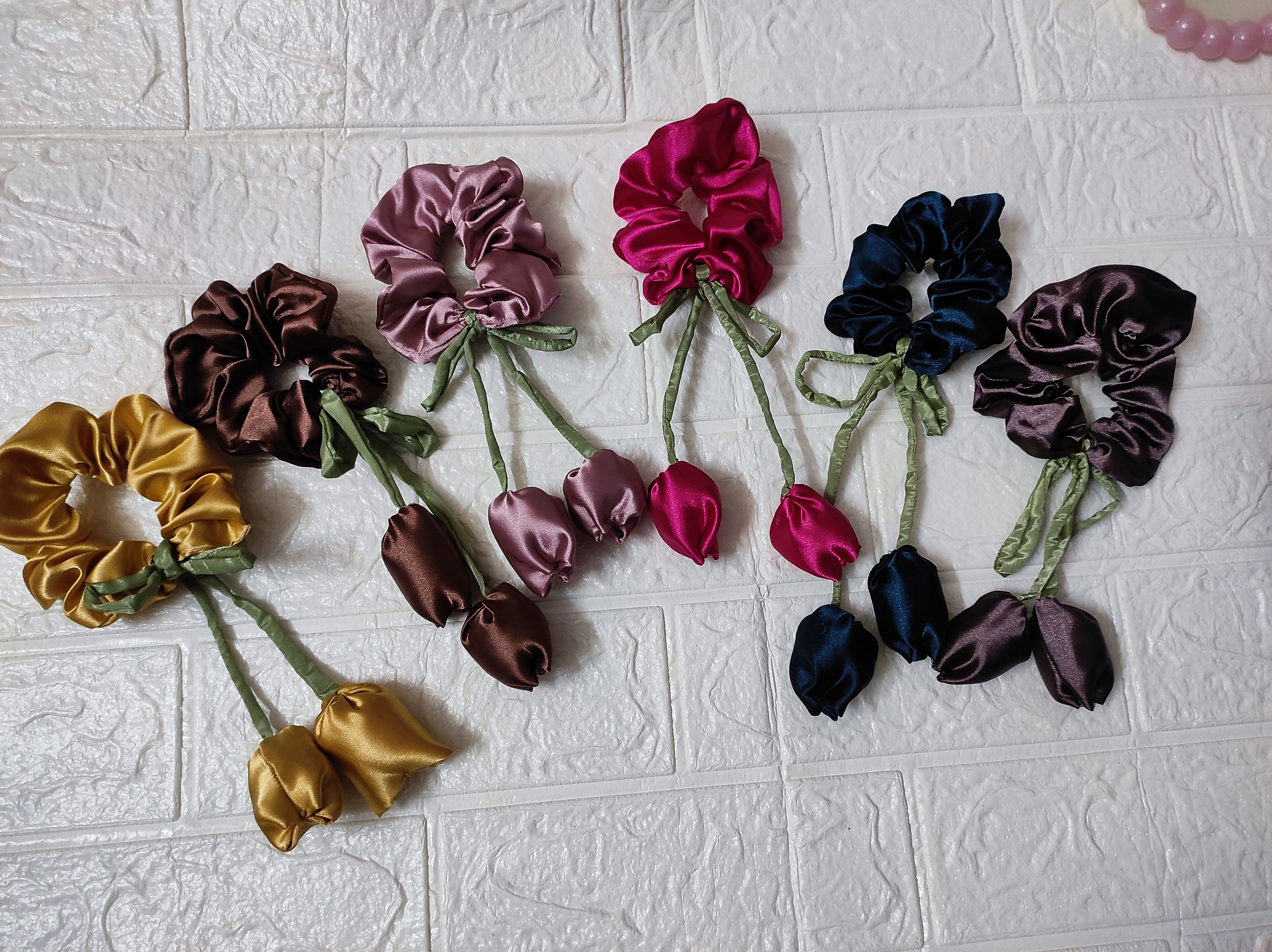 TULIP SCRUNCHIES