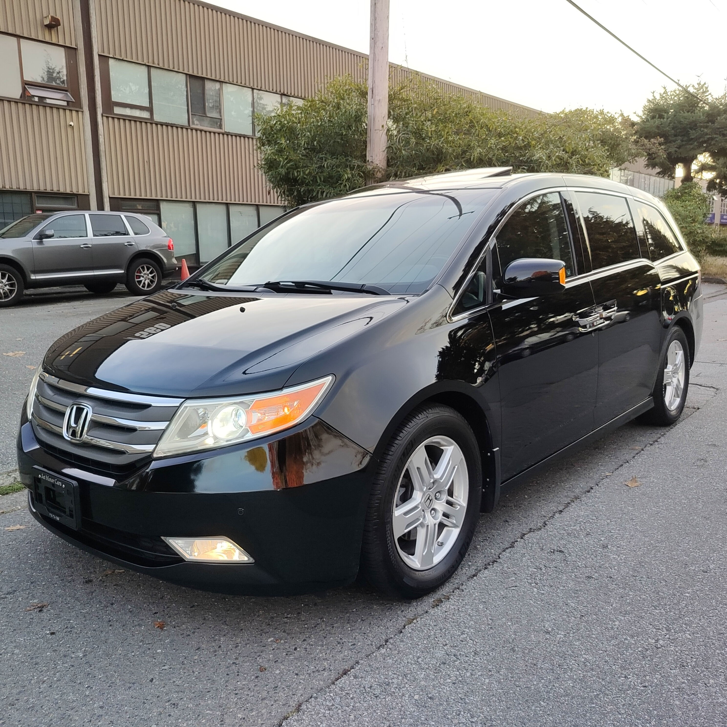 2012 Honda Odyssey Touring 8 Passengers