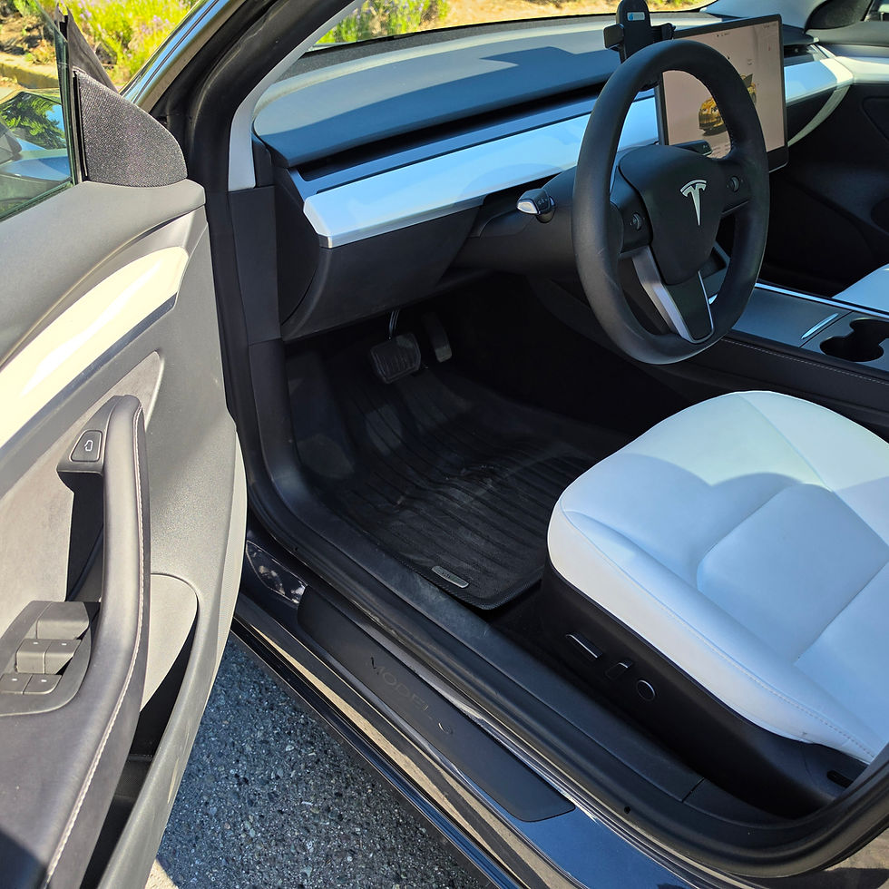 縮圖：2023 Tesla Model 3 Standard Range Plus RWD