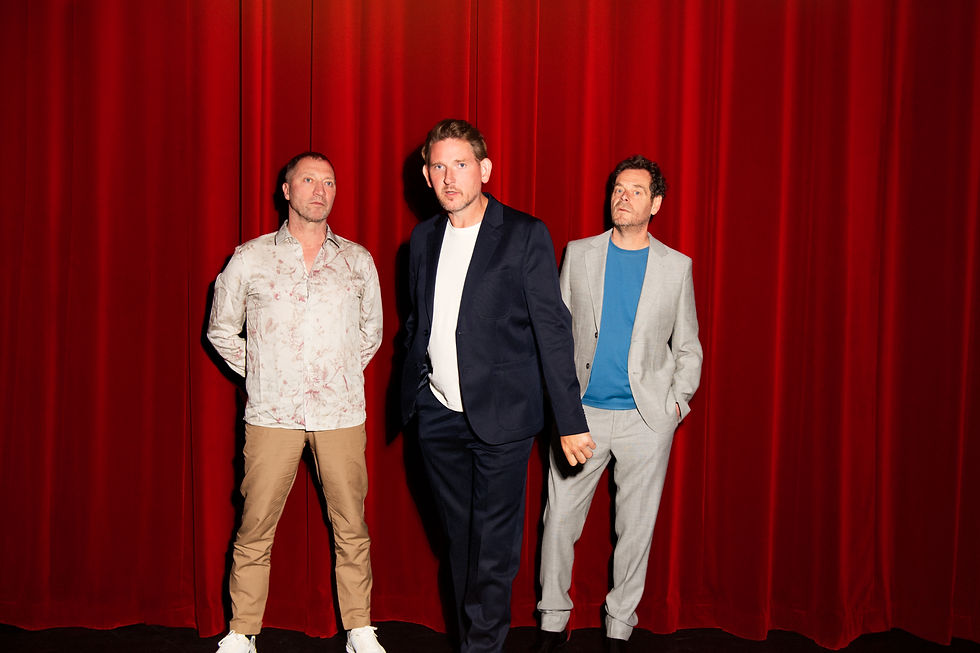 "Travel Light": El Hit Retro-Cool que Necesitas