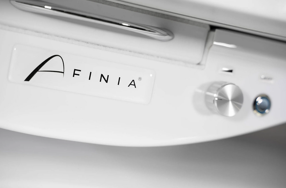 Staubabsaugung Afinia NDC 1000 auf Nageltisch – leistungsstarke Absaugung für Feinstaub