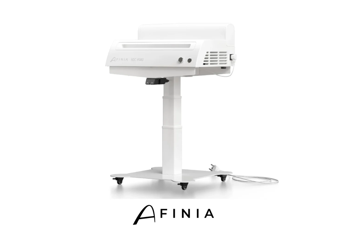 Pediküre Staubabsaugung Afinia NDC Podo, moderne Staubabsaugung für Nagelstudios, Vorderansicht