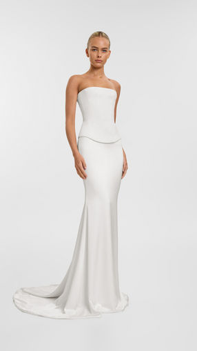 Sartorial sleekness on repeat thanks to the Nix skirt. Cut from double satin for a lustrous finish, Nix's fit and flare silhouette pairs with the Whittaker or Vermont corset for the ultimate minimalist moment.

Paired with: Whittaker corset £1260
Also Paired with: Vermont corset £1380