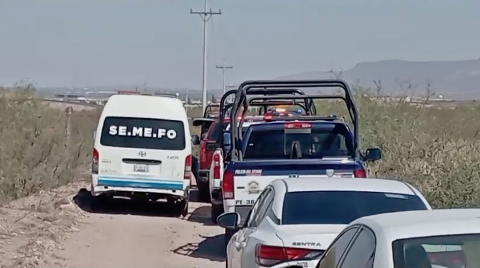 Hallan un encobijado en un camino de terracería de Aquiles Serdán