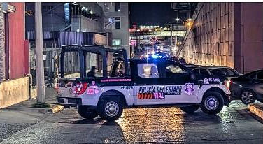 Hombre se avienta de puente en el Peri Juventud, automovilistas frenan y se produce carambola