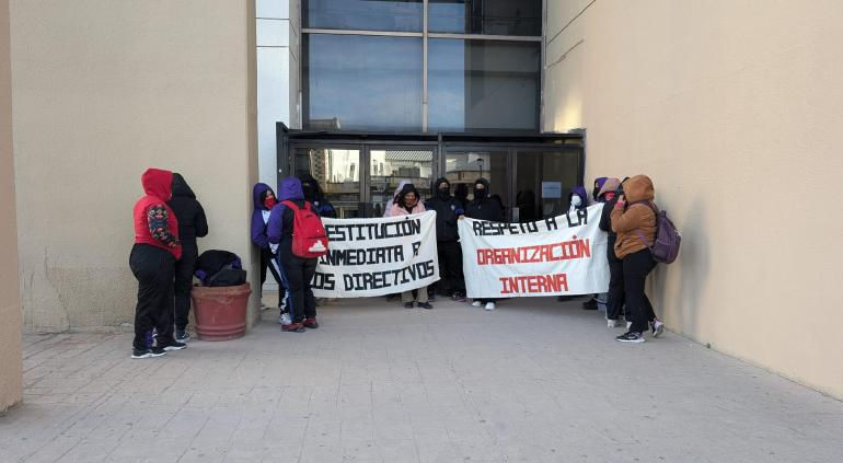 Toman alumnas de la Normal de Saucillo la Secretaría de Educación en el Centro de Chihuahua
