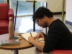 Continúa Biblioteca Carlos Montemayor con taller de journaling impartido por Mina Talabot