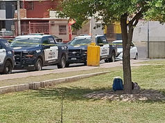 Hombre muere en la vía pública