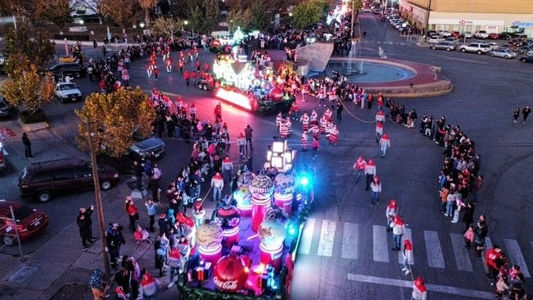 Miles de Chihuahuenses disfrutaron de la Caravana Coca Cola