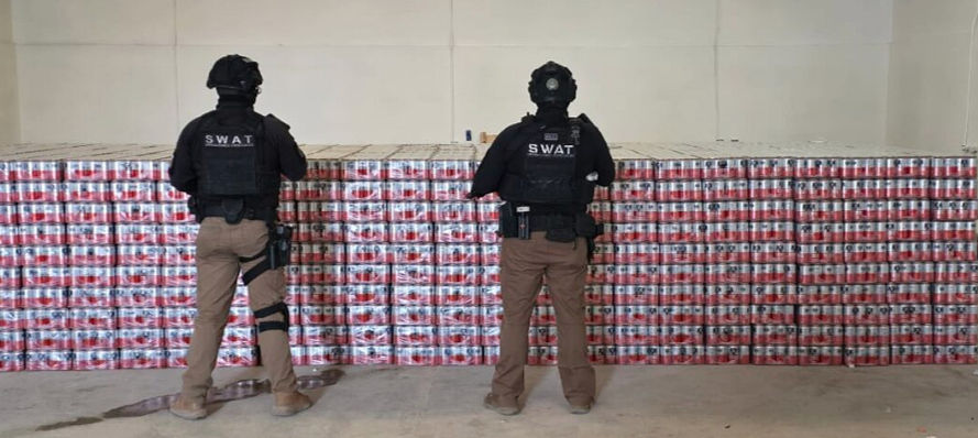 Estatales decomisan 38 mil latas de cerveza de una bodega en Guachochi; hay dos detenidos