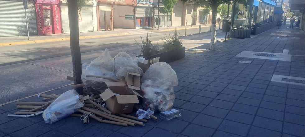 Siguen amontonando la basura comerciantes del Centro Histórico de Chihuahua