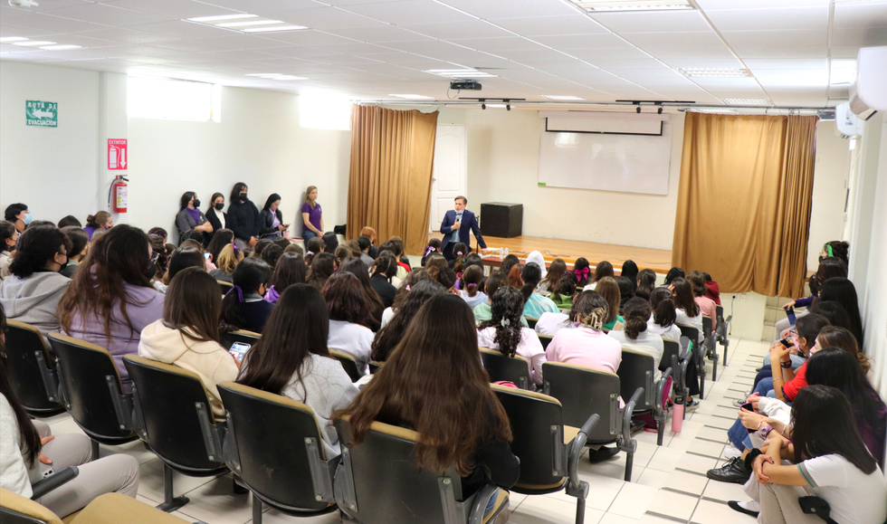 Promete Director de Cobach poner atención a demandas estudiantiles