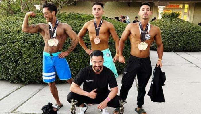 Jóvenes parralenses destacan en competencia de fisicoculturismo de Chihuahua