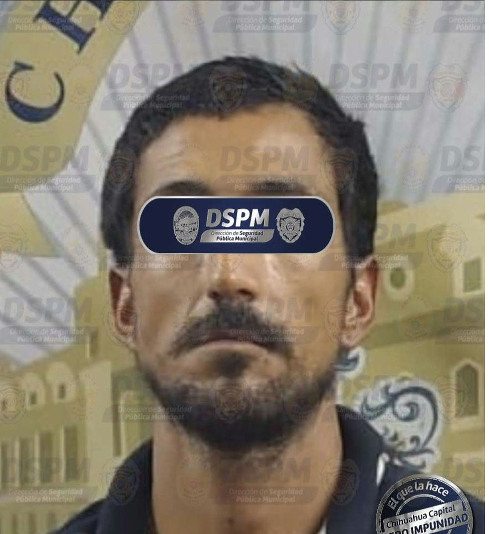 Andaba con su machete y su cristalito en la Colonia Granjas Cerro Grande; Municipales lo arrestan