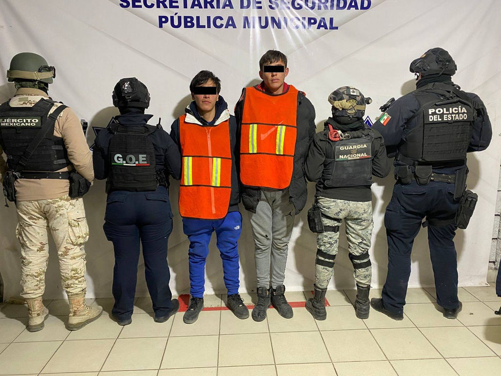 Detienen a dos sujetos con once envoltorios de cocaina en ciudad Juárez