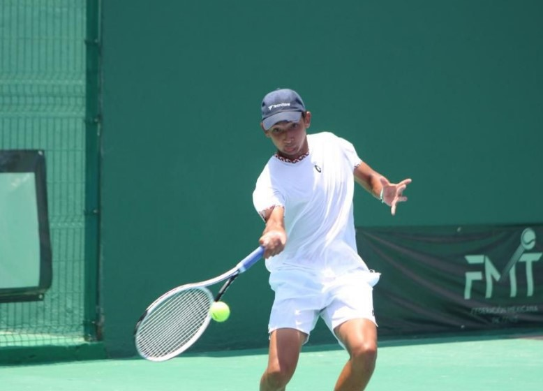 Chihuahuense vence a tenista Australiano en torneo de tenis en Turquía
