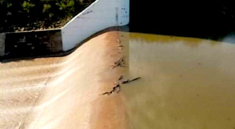 Reportan derrame en presa de Coronado