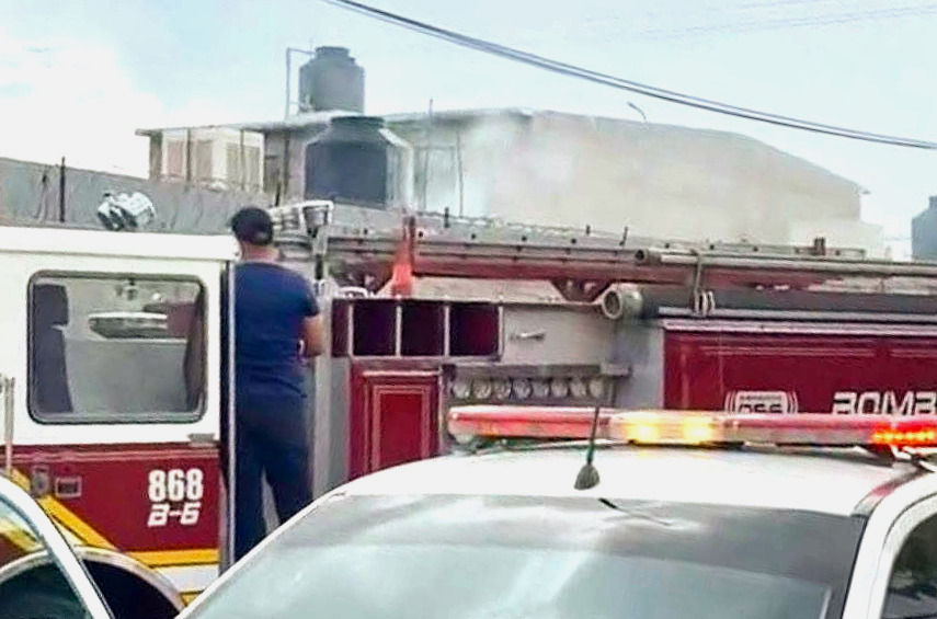 ¡Andaba bien drogada! Mujer prende fuego a casa de sus padres en Colonia Los Minerales