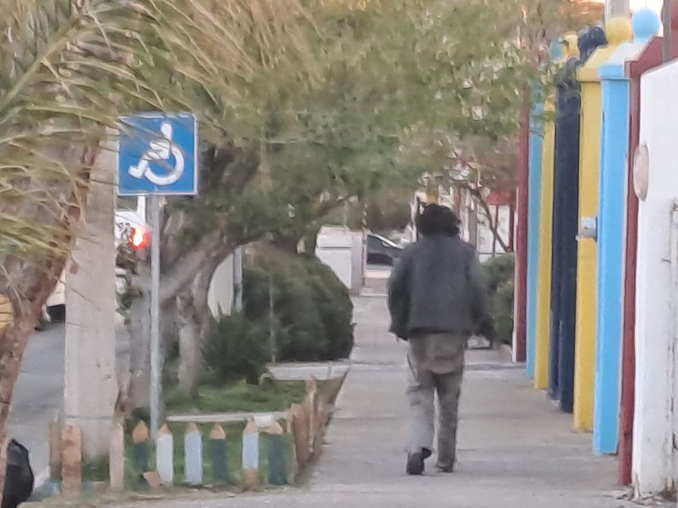 Indigentes hacen sus necesidades en plena Avenida Zarco