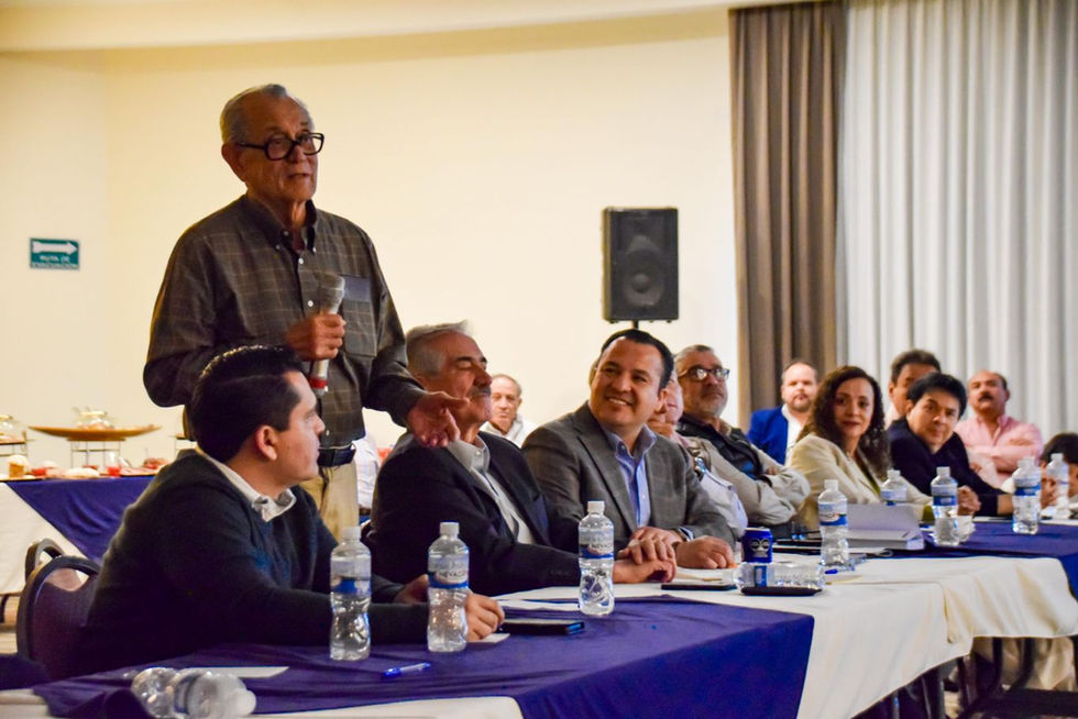 Exgobernadores se reúnen con alcalde de Delicias por emergencia de sequía