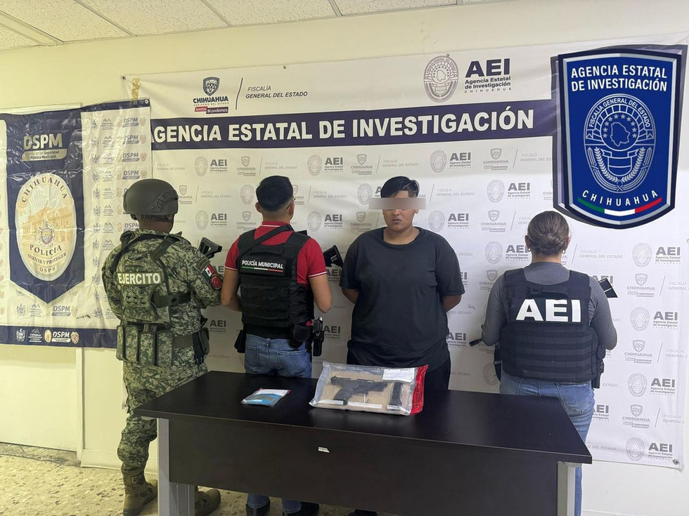 Detienen a mujer con droga y arma de fuego en la colonia Sahuaros