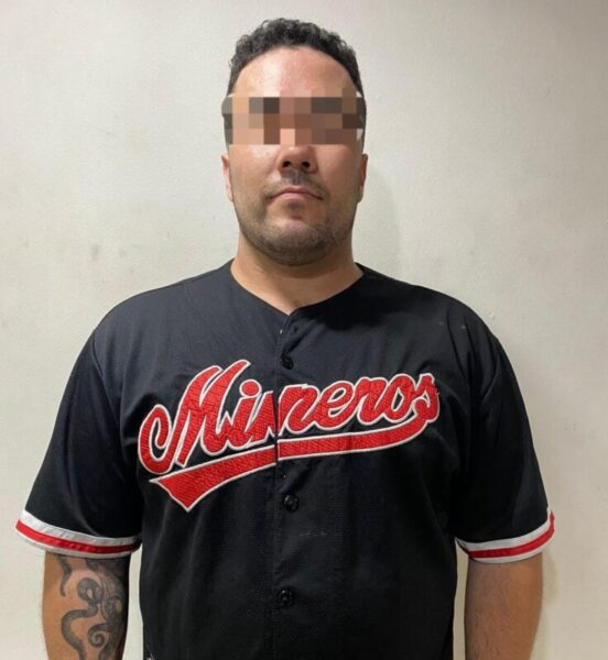 Lo detienen Policías Estatales con dosis de droga en Plaza San Ángel 