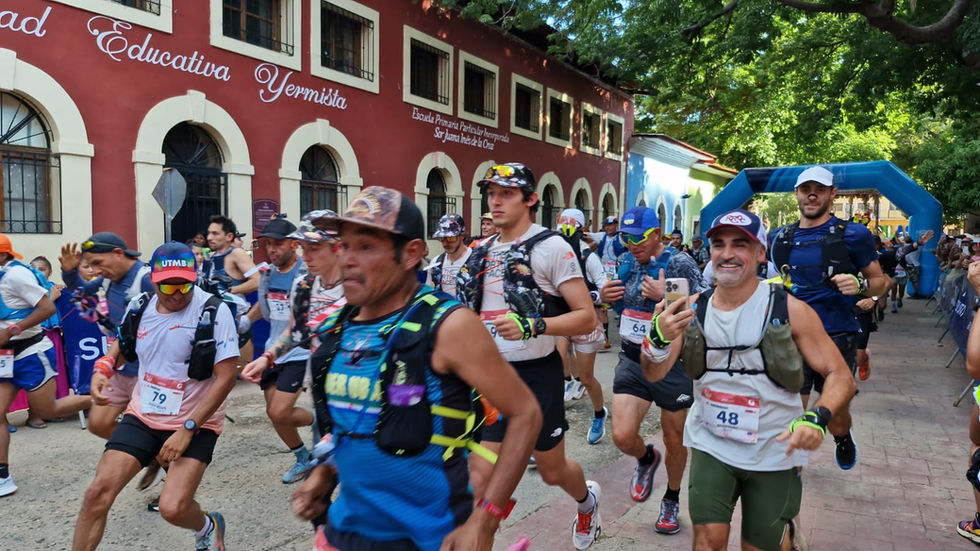 Más de 100 corredores de todo el mundo salieron a conquistar el Ultramaratón UTMB en Batopilas 